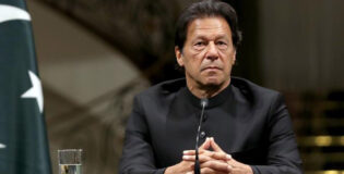 Imran Khan: Ex-PM arrested outside court in Pakistan