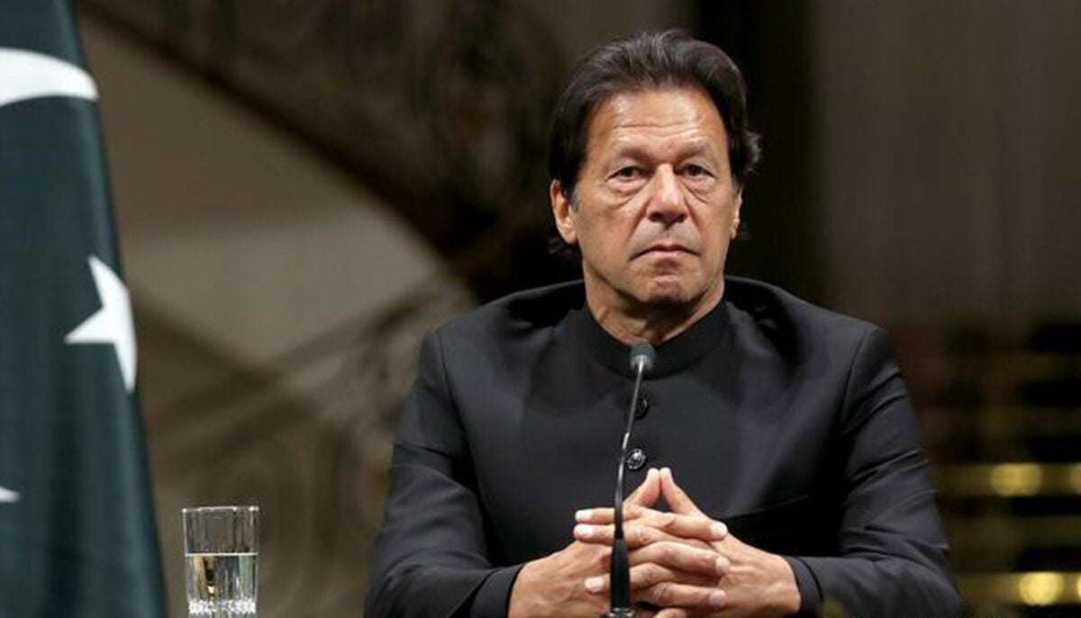 Imran Khan: Ex-PM arrested outside court in Pakistan