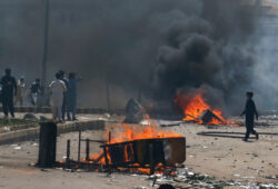 پاکستانی فوج کا دوہرہ رویہ