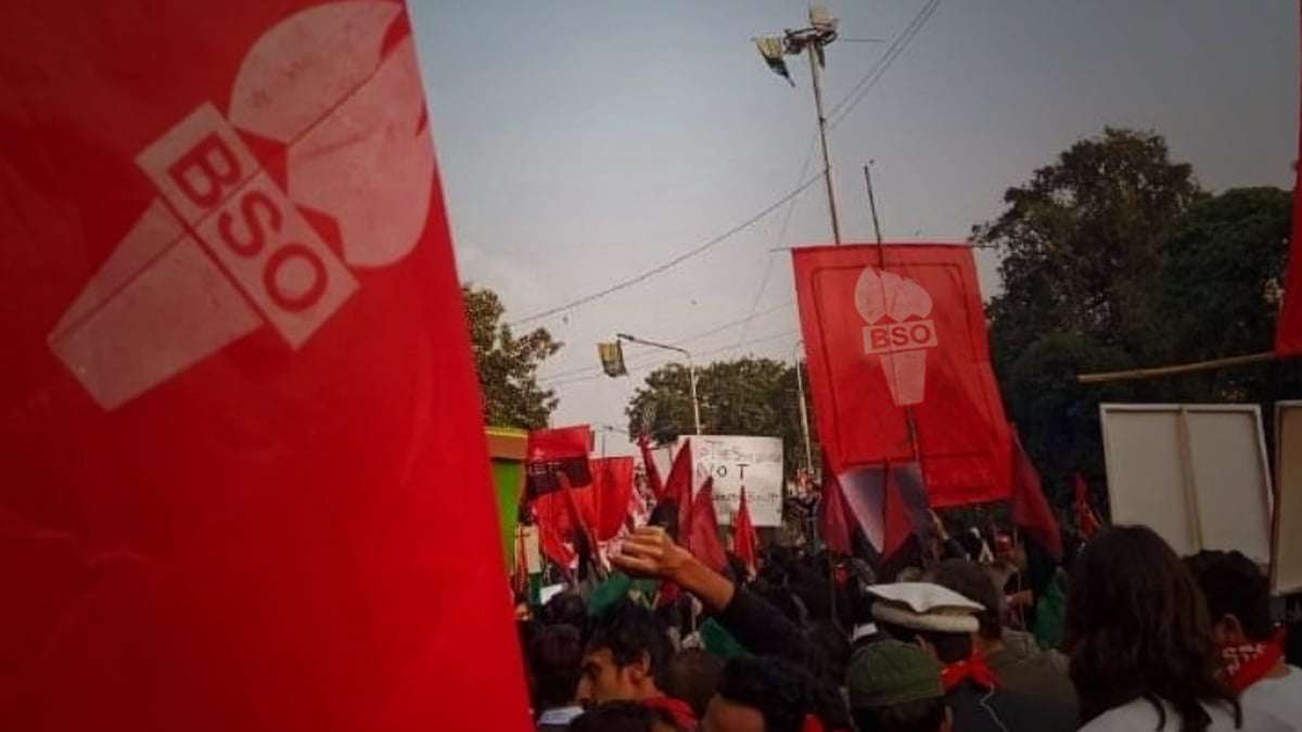 نواب خیربخش مری کے اسکول آف تھاٹس کو بغور مطالعہ کرنا وقت حاضر کی اہم ضرورت ہے۔ بلوچ نوجوان درسگاہ آذادی کو پڑھ کر عملی جدوجہد میں شریک ہوجائیں۔ چیئرمین دْرپشان بلوچ