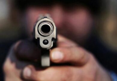 پاکستان کے مقبوضہ بلوچستان کے شہر کوئٹہ میں مسلح افراد کی فائرنگ سے دوافراد جاں بحق اور تین زخمی