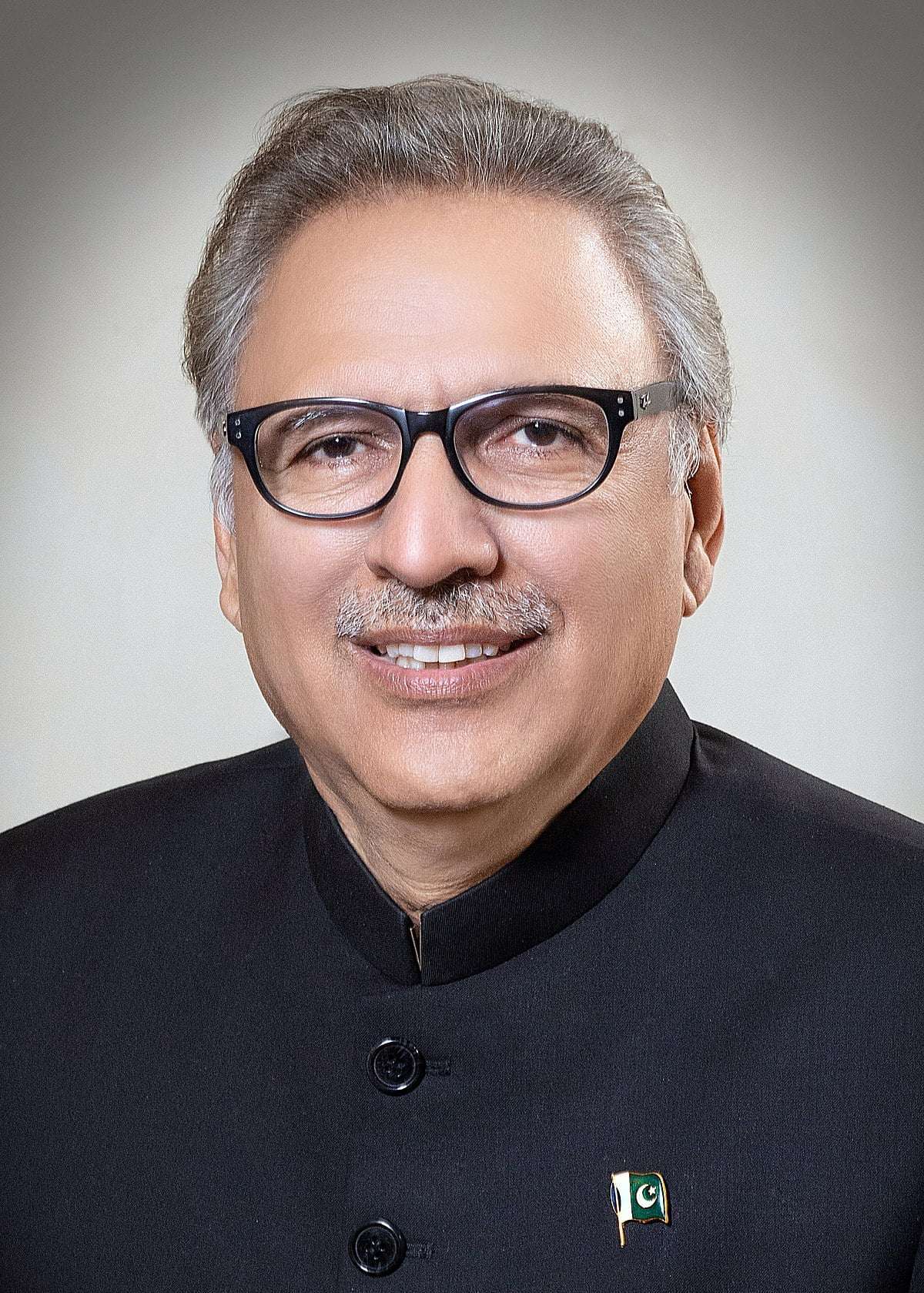 صدر مملکت عارف علوی نے آفیشل سیکرٹ ایکٹ اور آرمی ایکٹ ترمیمی بل پر دستخط کی تردید کر دی۔