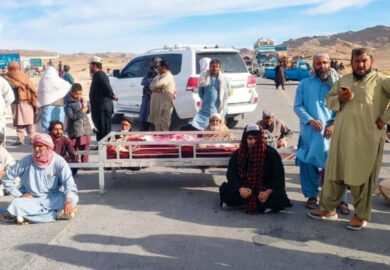 بلوچ خاتون پولیس کے ہاتھوں قتل، ورثا کا احتجاج