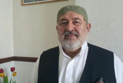 بلوچ مظاہرین پے بے رحمانہ ، ظالمانہ تشدد کی شدید مذمت اور بلوچ عوام کو خراج تحسین پیش کرتا ہوں۔ خان آف قلات