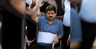 Hamid Mir Pakistani TV anchor gets death threats after speaking up for press freedom. CJP