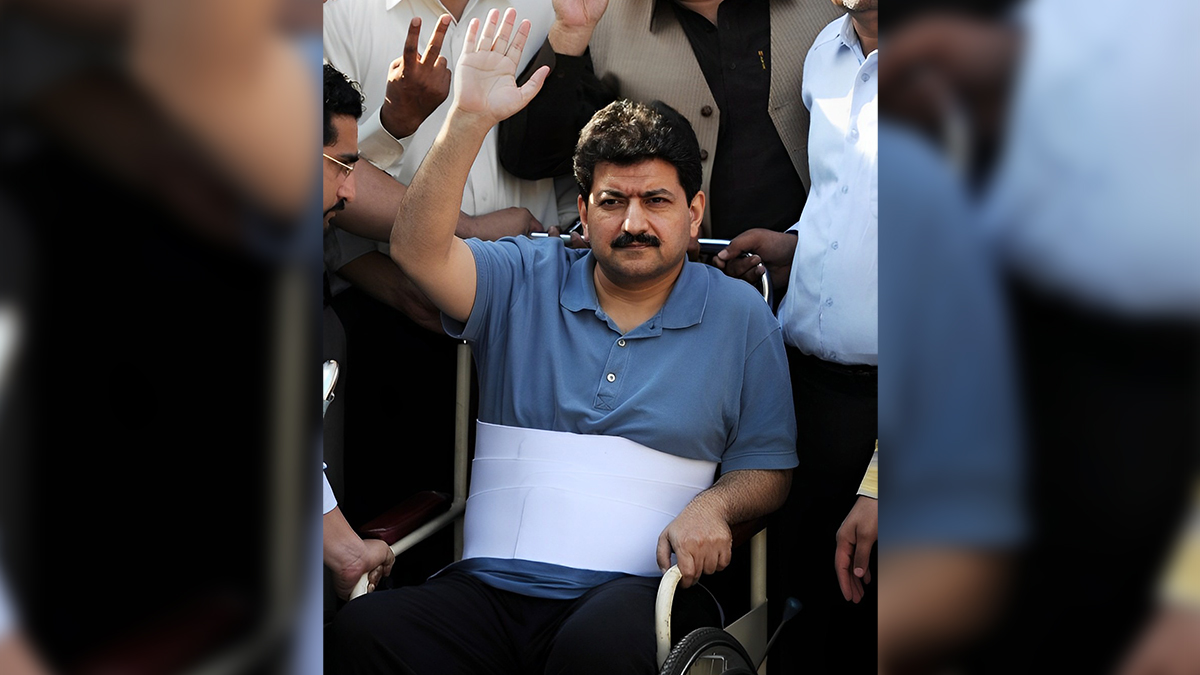 Hamid Mir Pakistani TV anchor gets death threats after speaking up for press freedom. CJP