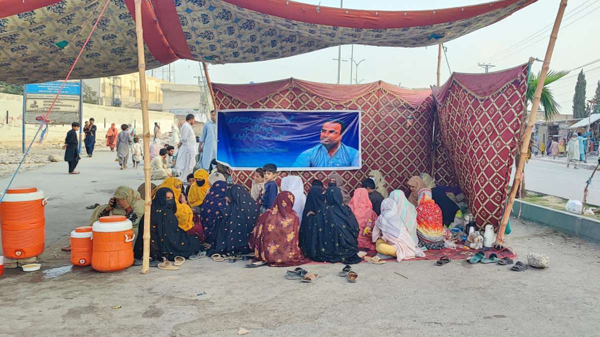 Families of missing persons protest for justice and the safe return of loved ones