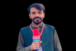 لاپتہ افراد کے لواحقین کی ریلی کی کوریج کے دوران پاکستانی فورسز کا صحافی نیاز بلوچ پر تشدد