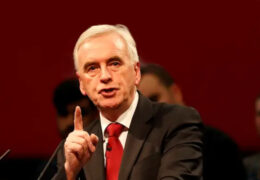 برطانوی پارلیمان میں بلوچستان بارے تحریک پر جان میکڈونل کا شکریہ اداکرتے ہیں۔ ترجمان بی این ایم