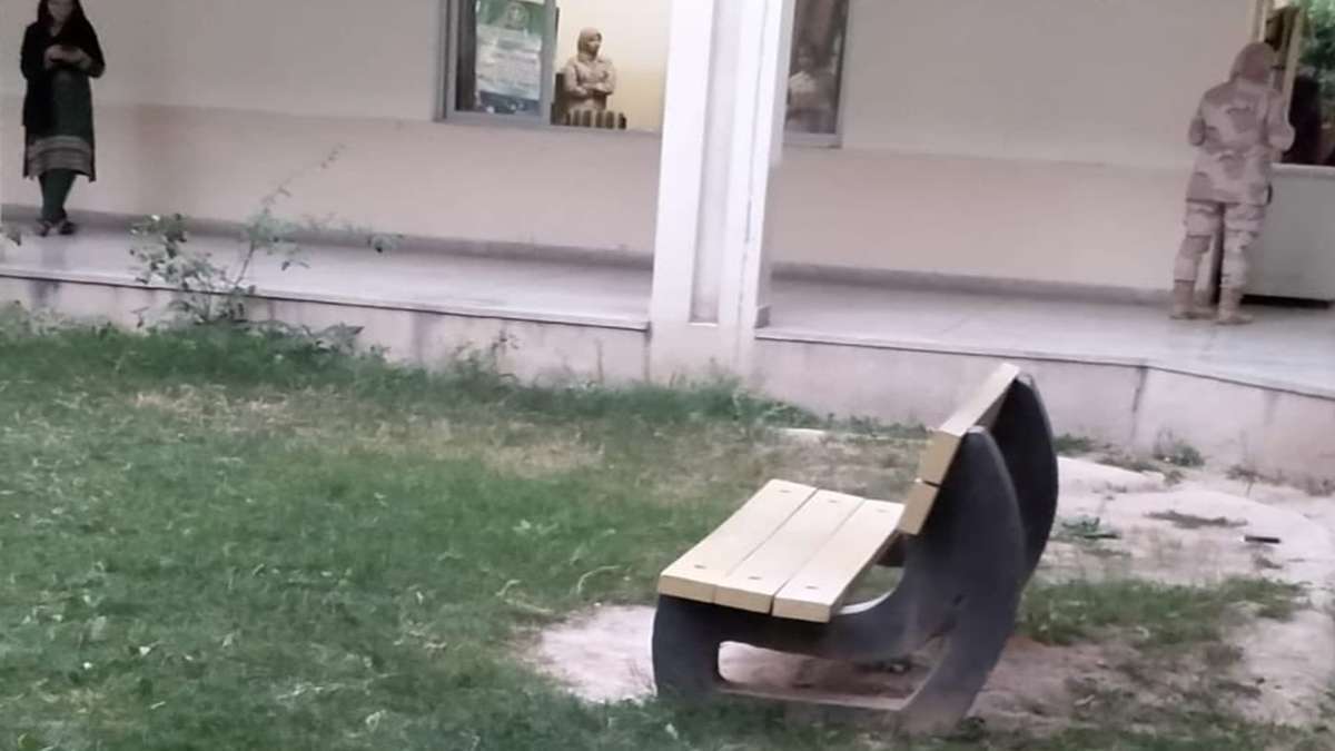 Female students speak out against security forces’ actions at the University of Balochistan