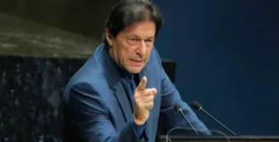 فوج اور عوام میں خلیج دن بدن بڑھتی جا رہی ہے،عمران خان کی آرمی چیف کو تنبیہ