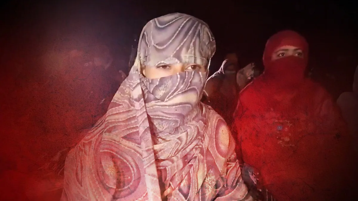 Family protests with body of youth supposedly killed by government-backed group