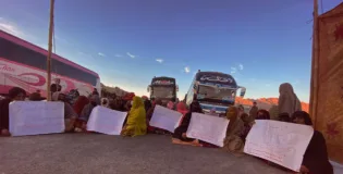 Khuzdar: Protesters demand justice for abducted woman linked to Sanaullah Zehri’s alleged death squad