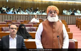 بلوچ علیحدگی کا اعلان کریں تو وہ اس پوزیشن تک پہنچ گئے ہیں۔ مولانا فضل الرحمان