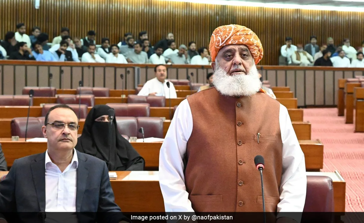 بلوچ علیحدگی کا اعلان کریں تو وہ اس پوزیشن تک پہنچ گئے ہیں۔ مولانا فضل الرحمان