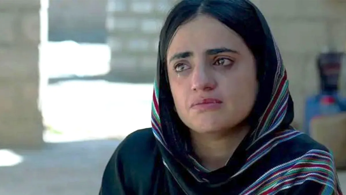 بی وائی سی دھرنے پر پولیس کا دھاوا: ڈاکٹر ماہ رنگ بلوچ سمیت متعددخواتین و دیگر مظاہرین کو تشدد کا نشانہ بنا کر حراست میں لے لیا گیا