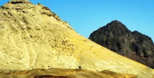 مستونگ میں سیندک کا سامان لے جانے والی ٹرالرز پر مسلح افراد کا حملہ