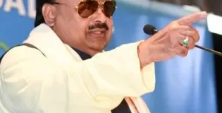 متعصب اینکرپرسنز، یوٹیوبرز عوام کوحقائق بیان کرنے کے بجائے آج بھی مہاجروں اوران کی جماعت MQM سے نفرت اورتعصب کابیانیہ پیش کررہے ہیں۔  الطاف حسین