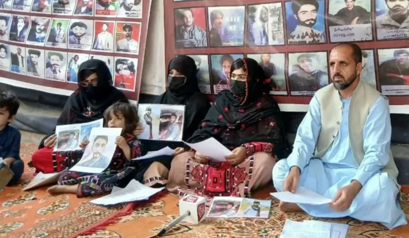 ہمارا واحد مطالبہ اپنے بھائی صغیر احمد اور کزن اقرار بلوچ کی بحفاظت بازیابی ہے۔ لاپتہ صغیر احمد کی ہمشیرہ