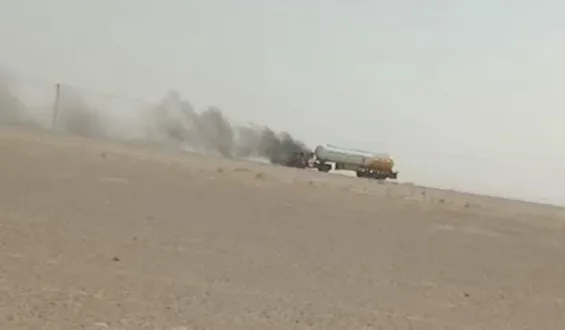 دالبندین کے قریب نامعلوم افراد نے بوزر گاڑی کو نذر آتش کردیا