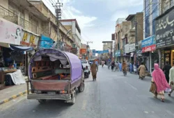 کوئٹہ ٹریفک پولیس کی نااہلی، لیاقت بازار کا نو پارکنگ زون پارکنگ ایریا میں تبدیل