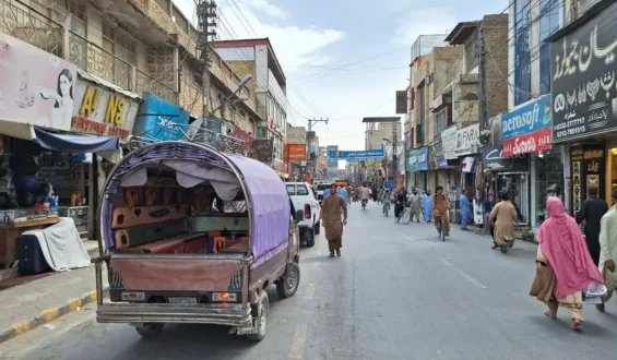 کوئٹہ ٹریفک پولیس کی نااہلی، لیاقت بازار کا نو پارکنگ زون پارکنگ ایریا میں تبدیل