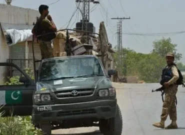 منگچر بازار میں فائرنگ کا واقعہ، پاکستانی فورسز پر حملہ