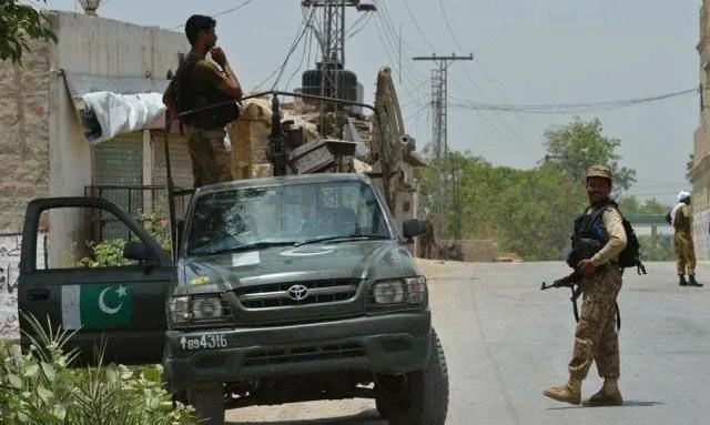 جھاؤ گھات لگائے مسلح افراد کا پاکستانی فورسز پر حملہ، ایمبولینسیں روانہ، متعدد ہلاکتوں کی اطلاع