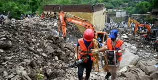خیبر پختونخوا میں طوفانی بارشوں سے مزید آٹھ افراد ہلاک، صوبے میں مرنے والوں کی تعداد 400 سے تجاوز کر گئی
