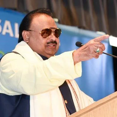عوام ان ملاّؤں کی باتوں میں کیوں آتے ہیں جو حکمرانوں کے مفاد کے لئے اپنے فتوں کے ذریعے قرآن وحدیث کی غلط تشریح کرکے عوام کوگمراہ کرتے ہیں۔ الطاف حسین
