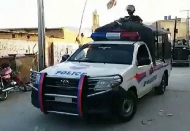 تربت: مسلح افراد کی ناکہ بندی، لیویز اہلکار یرغمال اور گاڑیوں کی چیکنگ