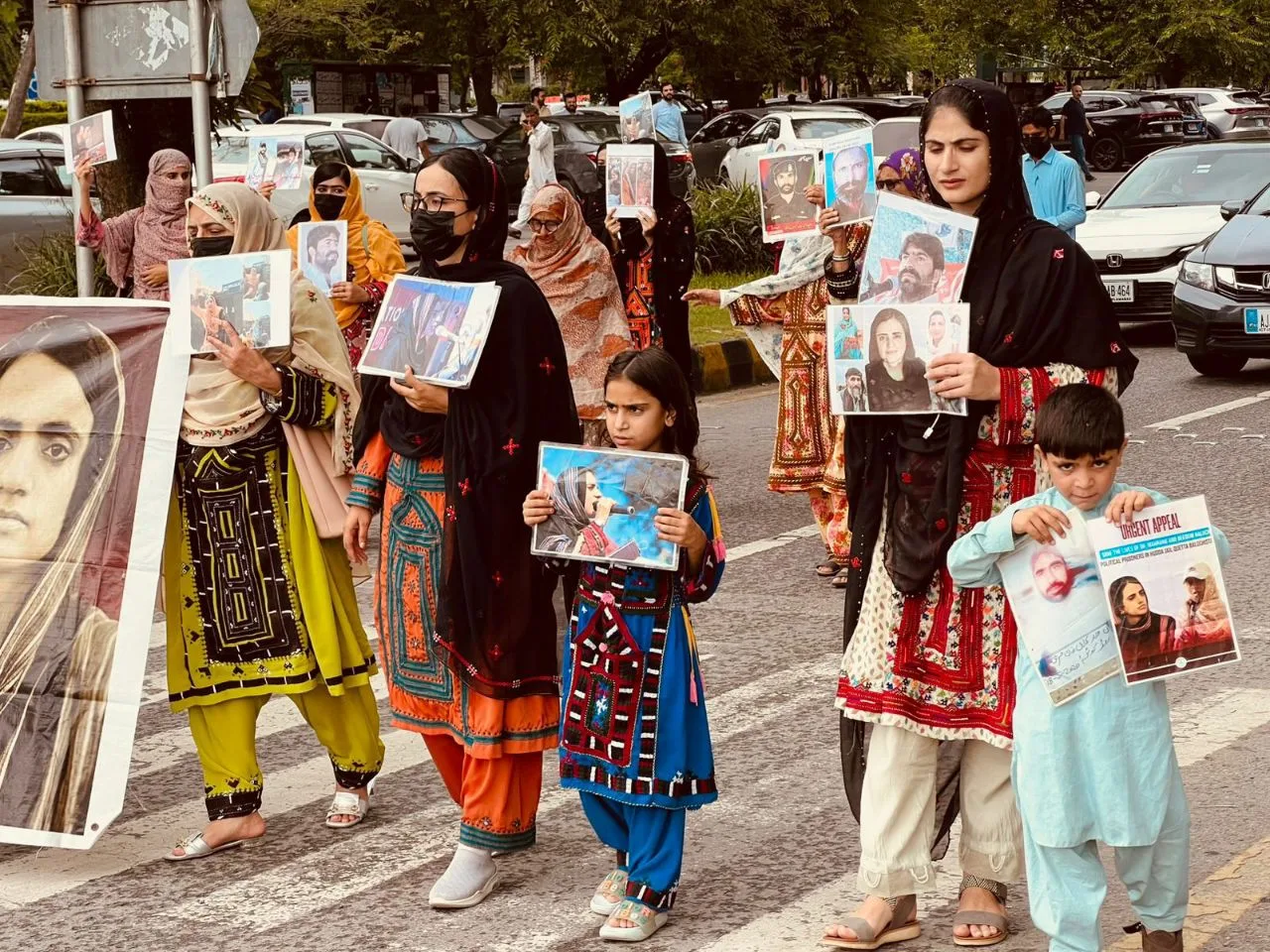 اسلام آباد: لاپتہ افراد کے لواحقین اور بی وائی سی رہنماؤں کی رہائی کے لیے دھرنا 43ویں روز میں داخل