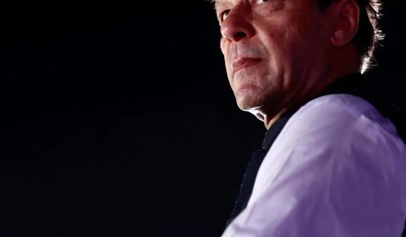 وادی تیراہ میں بمباری، خیبرپختونخوا حکومت اسٹیبلشمنٹ کے ٹریپ میں آگئی ہے۔ عمران خان