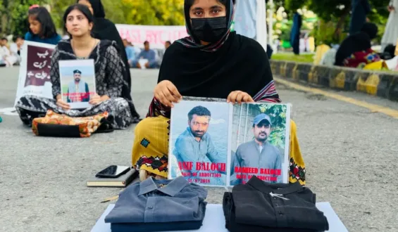 آصف اور رشید بلوچ، کے بارے میں حکام ان کے خاندانوں کو معلومات فراہم کریں۔ ایمنسٹی انٹرنیشنل