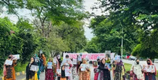 اسلام آباد میں 49ویں روز بھی لاپتہ افراد کے لواحقین اور بی وائی سی رہنماؤں کے اہلخانہ کا دھرنا جاری