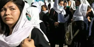 شرعی فہم کے لیے خطرہ افغان طالبان نے سینکڑوں کتابوں اور 18 مضامین پر پابندی لگا دی.
