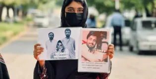 بی وائی سی رہنماؤں کی رہائی کا مطالبہ، بلوچ خاندانوں کا دھرنا طویل ترین مرحلے میں داخل