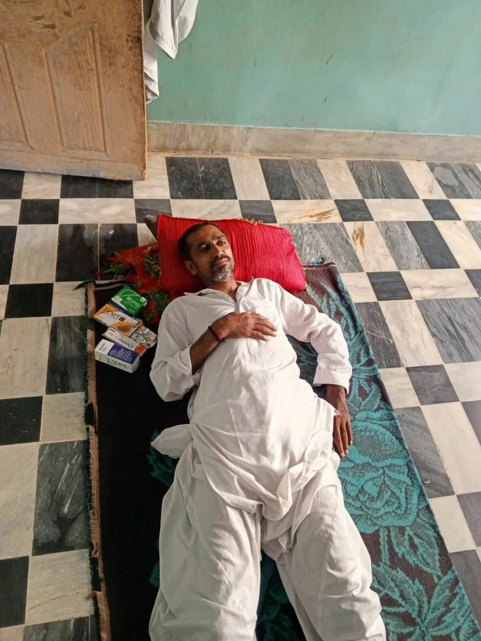 زاہد علی کے والد کی صحت بگڑنے پر احتجاجی کیمپ عارضی طور پر روک دیا گیا