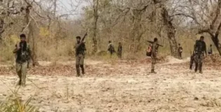 ہندوستان ماؤ نواز باغیوں نے مسلح جدوجہد معطل کرنے کا اعلان
