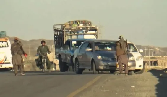 کوئٹہ پنجگور مسلح افراد کی ناکہ بندی، پولیس اہلکاروں کو حراست میں لے کر اسلحہ اور سامان ضبط