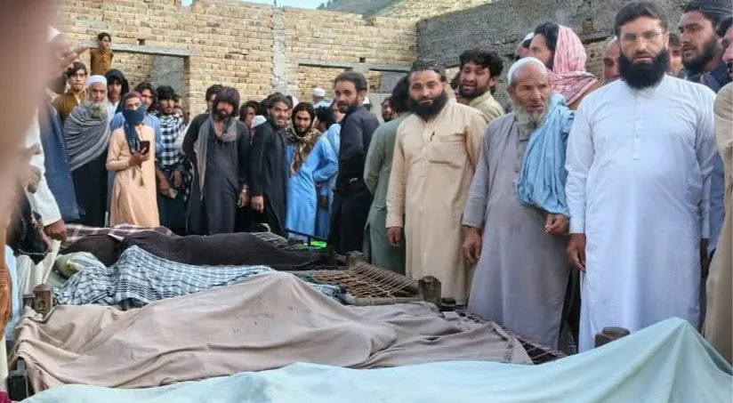 وزیرستان  پاکستانی فوج کی فضائی بمباری، خواتین بچوں سمیت 30 سے زائد افراد شہید