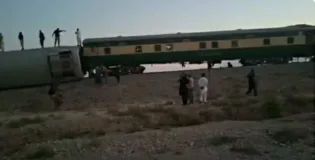 مستونگ سپیزنڈ ریلوے ٹریک پر دھماکا، جعفر ایکسپریس کی چار بوگیاں پٹڑی سے اتر گئیں