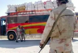 فوجی چیک پوسٹوں پر مسافروں کی تذلیل، مکران تا کراچی ٹرانسپورٹرز کی ہڑتال چھٹے روز میں داخل