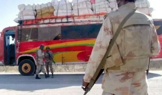 فوجی چیک پوسٹوں پر مسافروں کی تذلیل، مکران تا کراچی ٹرانسپورٹرز کی ہڑتال چھٹے روز میں داخل