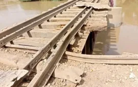 پٹ فیڈر کینال کے مقام پر ریلوے پل پر بم دھماکہ، ریل سروس متاثر