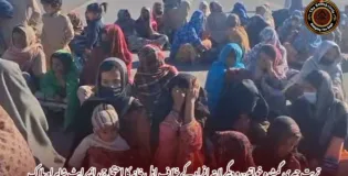 تربت جبری گمشدہ خواتین و دیگر لاپتہ افراد کے خلاف اہلِ خانہ کا احتجاج، ایم ایٹ شاہراہ بلاک