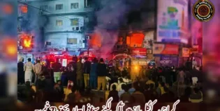 کراچی کے گل پلازہ میں آگ لگنے سے 6 افراد جاں بحق، 20 زخمی-
