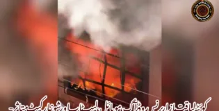 کوئٹہ لیاقت بازار پرنس روڈ پر آگ، موبائل، لیپ ٹاپ اور شوز مارکیٹ متاثر-