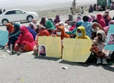 تربت میں خدیجہ بلوچ کی بازیابی کے لیے احتجاج، سی پیک شاہراہ بند