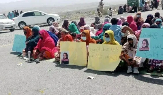 تربت میں خدیجہ بلوچ کی بازیابی کے لیے احتجاج، سی پیک شاہراہ بند
